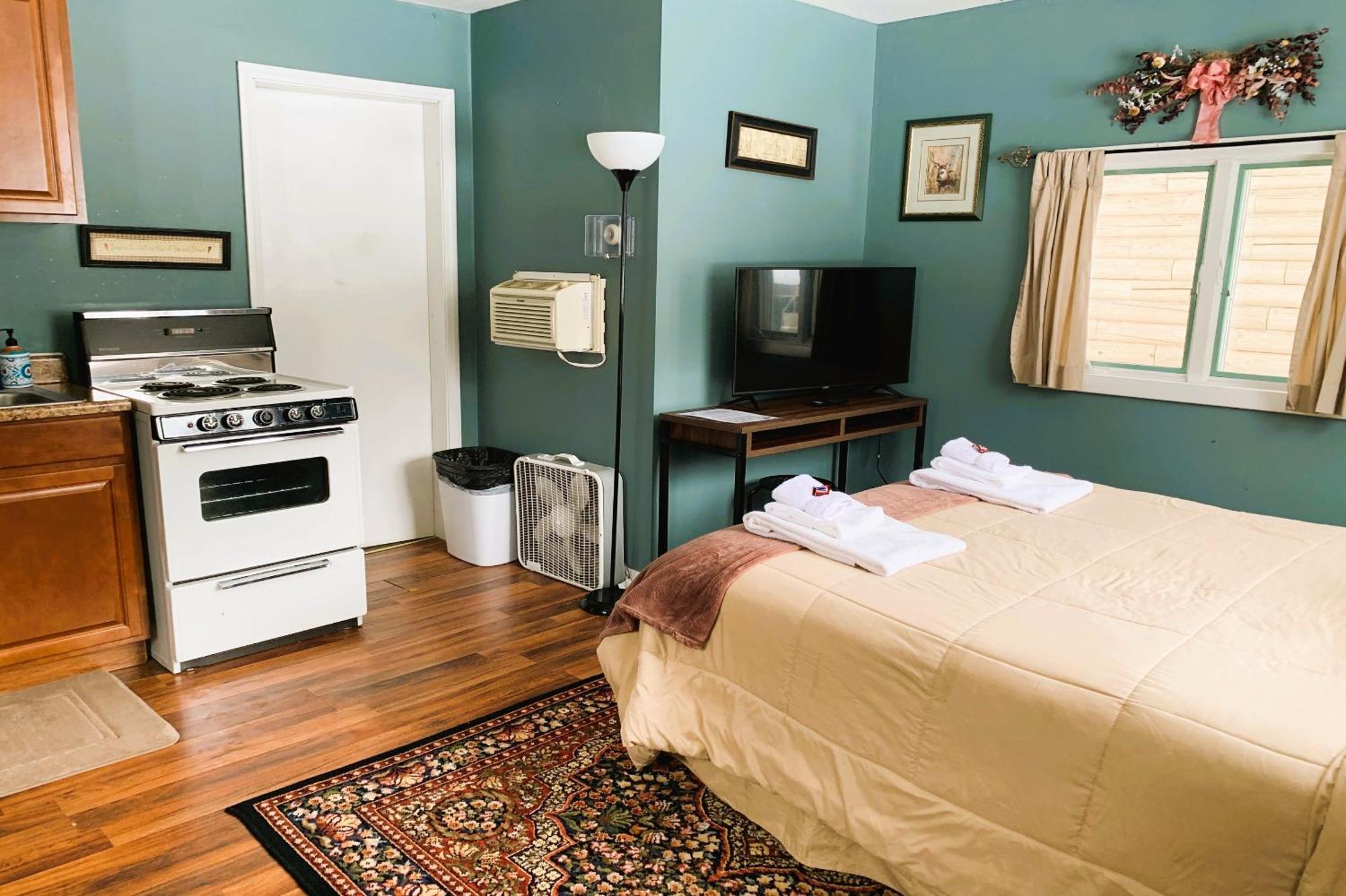 Love Hotels St John River By Oyo At Fort Kent Me Saint John Plantation Exteriér fotografie